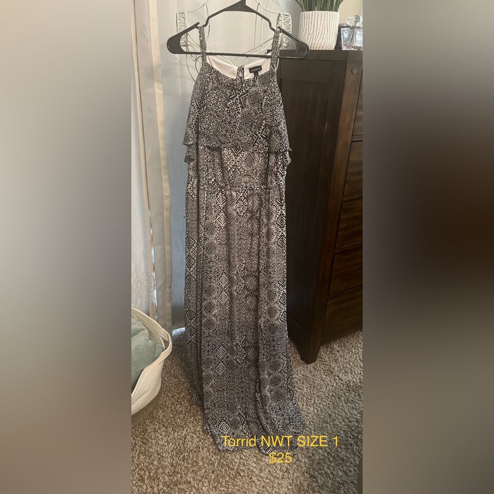 Torrid black and white maxi dress. NWT.